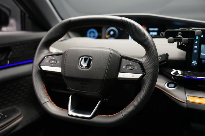 Changan UNI-V I с пробегом 2024 года, цена 2 470 000 рублей, 31000 км, лифтбек, Автокод Объявления