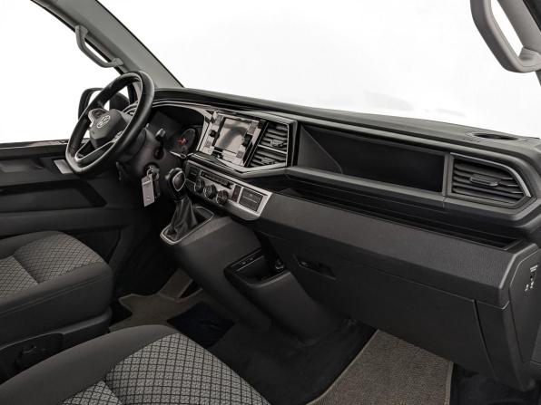 Volkswagen Multivan T6 Рестайлинг с пробегом 2021 года, цена 6 150 000 рублей, 94113 км, минивэн, Автокод Объявления