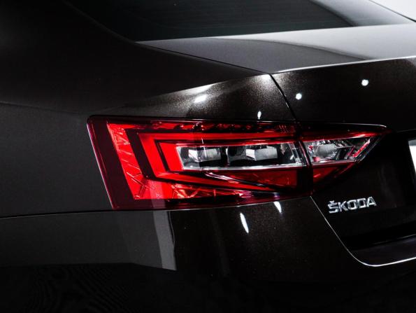 Skoda Superb III с пробегом 2015 года, цена 2 244 000 рублей, 87416 км, лифтбек, Автокод Объявления