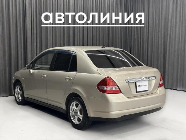 Nissan Tiida I Рестайлинг с пробегом 2010 года, цена 590 000 рублей, 271800 км, седан, Автокод Объявления