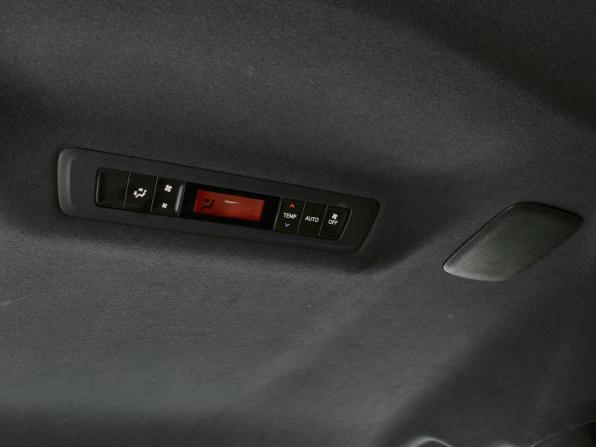 Toyota Noah III (R80) Рестайлинг с пробегом 2018 года, цена 2 370 000 рублей, 126503 км, минивэн, Автокод Объявления