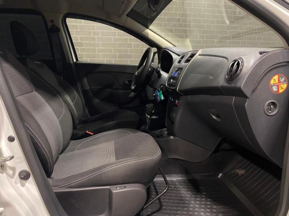 Renault Logan II Рестайлинг с пробегом 2022 года, цена 1 260 000 рублей, 34743 км, седан, Автокод Объявления