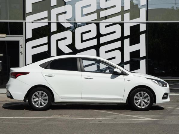 Hyundai Solaris II с пробегом 2017 года, цена 1 320 000 рублей, 128541 км, седан, Автокод Объявления