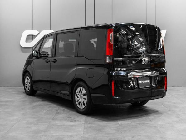 Honda Stepwgn V Рестайлинг с пробегом 2017 года, цена 1 799 000 рублей, 159504 км, минивэн, Автокод Объявления