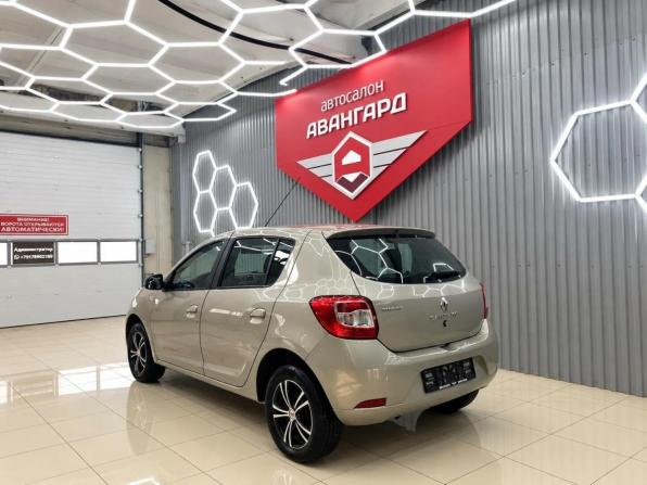 Renault Sandero II с пробегом 2016 года, цена 775 000 рублей, 102927 км, хэтчбек, Автокод Объявления