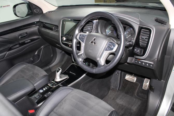 Mitsubishi Outlander III Рестайлинг 3 с пробегом 2019 года, цена 2 990 000 рублей, 90728 км, внедорожник, Автокод Объявления