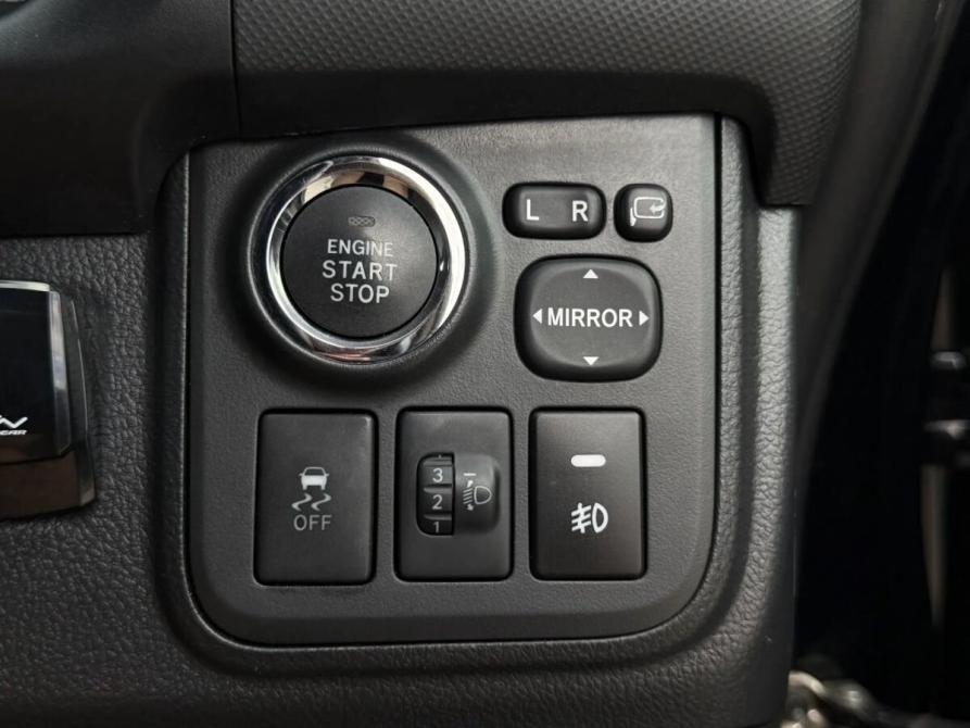Toyota Wish II Рестайлинг Новосибирск  - изображение 17