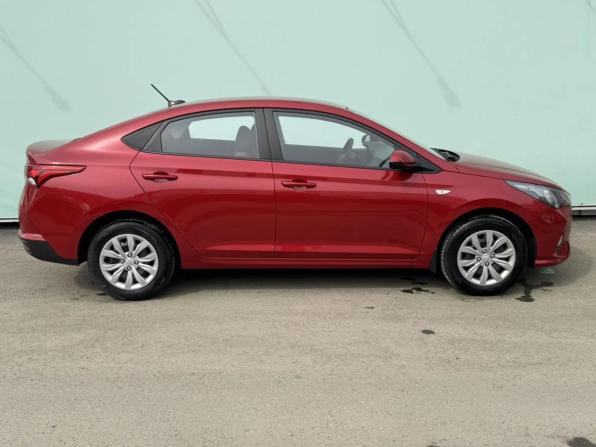 Hyundai Solaris II Рестайлинг с пробегом 2021 года, цена 1 550 000 рублей, 37964 км, седан, Автокод Объявления