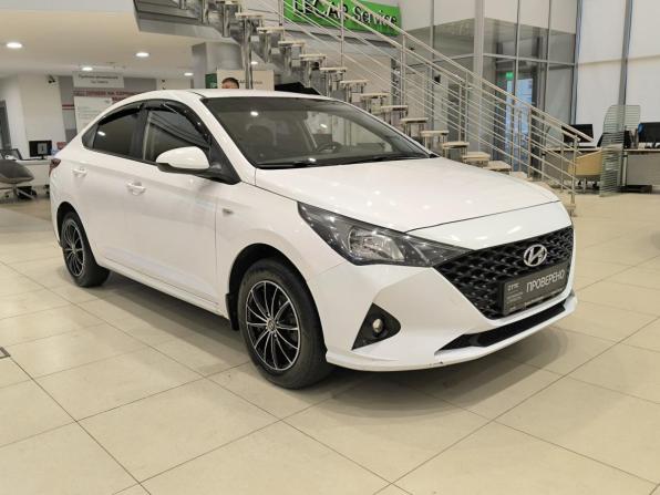 Hyundai Solaris II Рестайлинг с пробегом 2021 года, цена 1 330 000 рублей, 73717 км, седан, Автокод Объявления