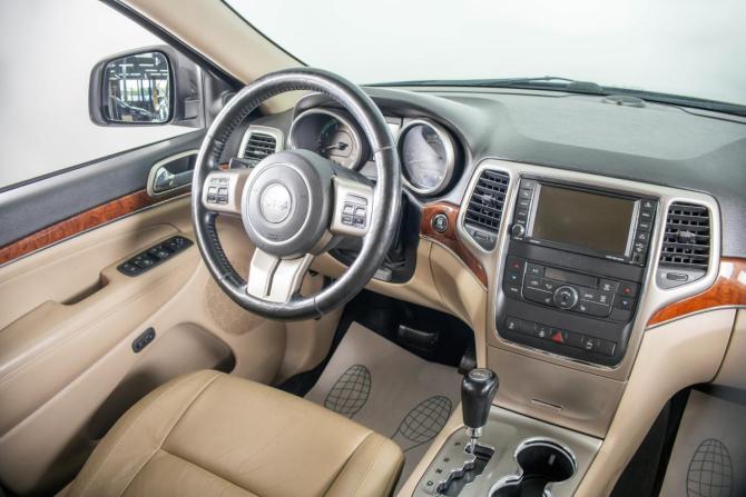 Jeep Cherokee V (KL) с пробегом 2012 года, цена 1 599 000 рублей, 360000 км, внедорожник, Автокод Объявления