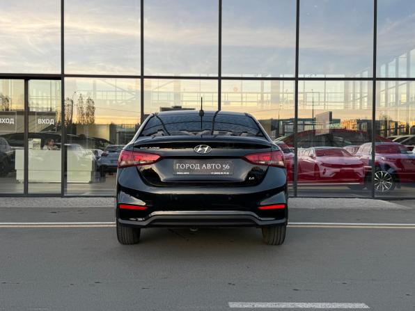 Hyundai Solaris II с пробегом 2020 года, цена 1 330 000 рублей, 176229 км, седан, Автокод Объявления
