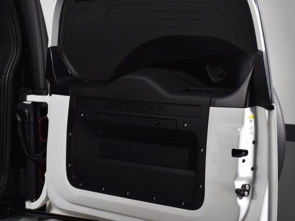 Land Rover Defender II с пробегом 2021 года, цена 4 999 995 рублей, 131041 км, внедорожник, Автокод Объявления