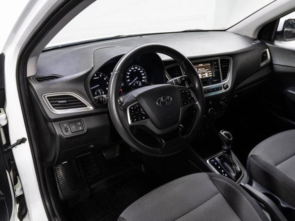 Hyundai Solaris II с пробегом 2019 года, цена 999 000 рублей, 247315 км, седан, Автокод Объявления
