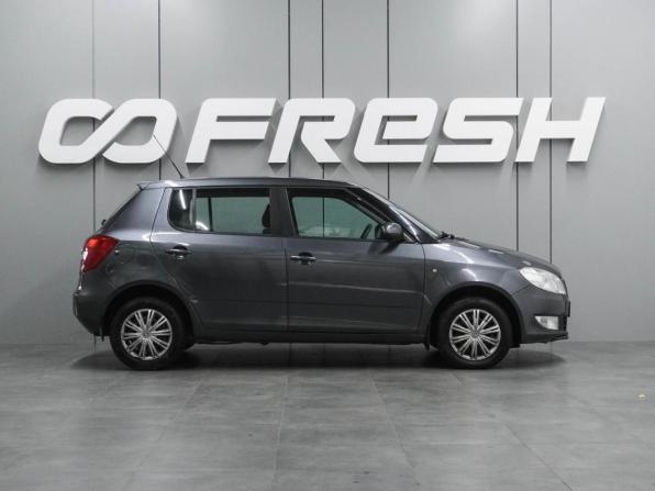 Skoda Fabia II Рестайлинг с пробегом 2011 года, цена 655 000 рублей, 178103 км, хэтчбек, Автокод Объявления