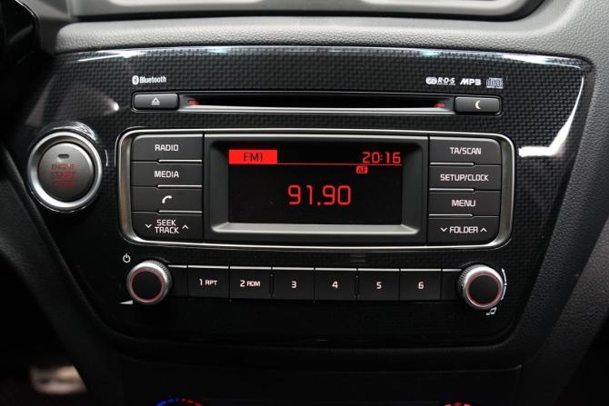 Kia Rio III Рестайлинг с пробегом 2016 года, цена 1 355 000 рублей, 100008 км, седан, Автокод Объявления