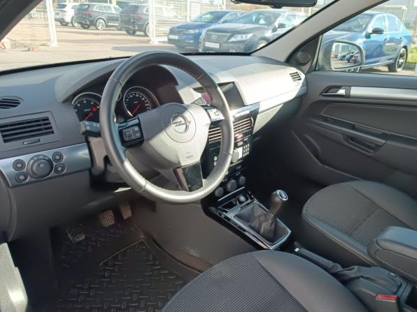 Opel Astra H Рестайлинг с пробегом 2012 года, цена 646 000 рублей, 110000 км, седан, Автокод Объявления