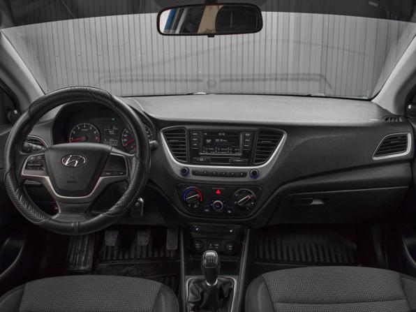 Hyundai Solaris II с пробегом 2017 года, цена 800 000 рублей, 233659 км, седан, Автокод Объявления