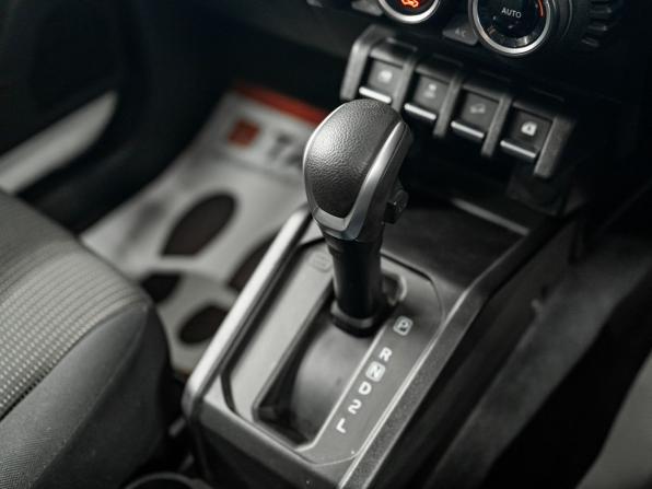 Suzuki Jimny IV с пробегом 2021 года, цена 1 695 000 рублей, 25039 км, внедорожник, Автокод Объявления