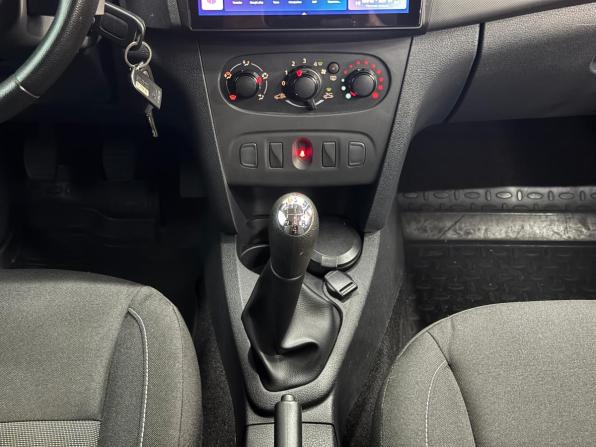 Renault Logan II Рестайлинг с пробегом 2020 года, цена 1 070 000 рублей, 93325 км, седан, Автокод Объявления