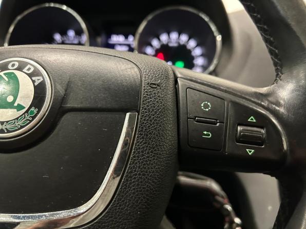 Skoda Yeti I с пробегом 2013 года, цена 849 000 рублей, 164805 км, внедорожник, Автокод Объявления