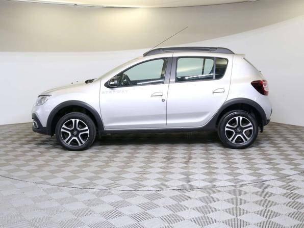 Renault Sandero II Рестайлинг с пробегом 2018 года, цена 1 090 000 рублей, 97500 км, хэтчбек, Автокод Объявления