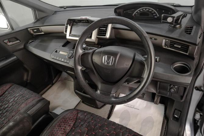 Honda Freed I Рестайлинг с пробегом 2010 года, цена 959 000 рублей, 124200 км, компактвэн, Автокод Объявления