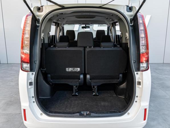 Toyota Noah III (R80) с пробегом 2015 года, цена 1 745 000 рублей, 199448 км, минивэн, Автокод Объявления