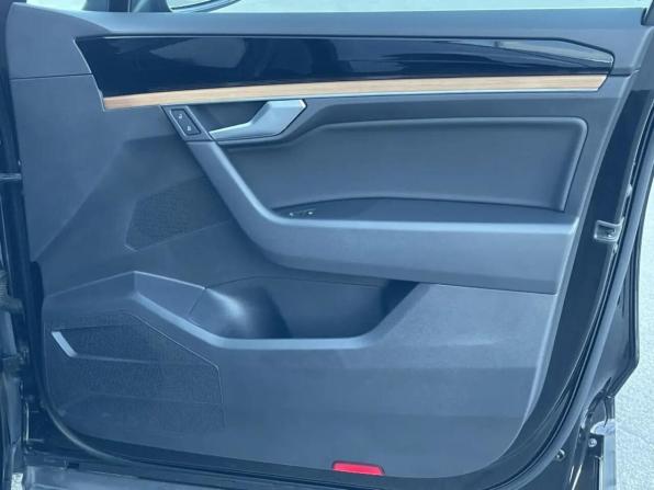 Volkswagen Touareg III с пробегом 2019 года, цена 5 250 000 рублей, 162000 км, внедорожник, Автокод Объявления