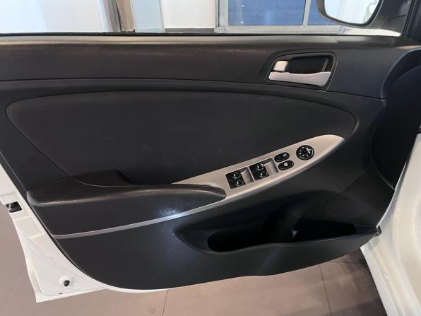 Hyundai Solaris I Рестайлинг с пробегом 2014 года, цена 670 000 рублей, 189684 км, седан, Автокод Объявления