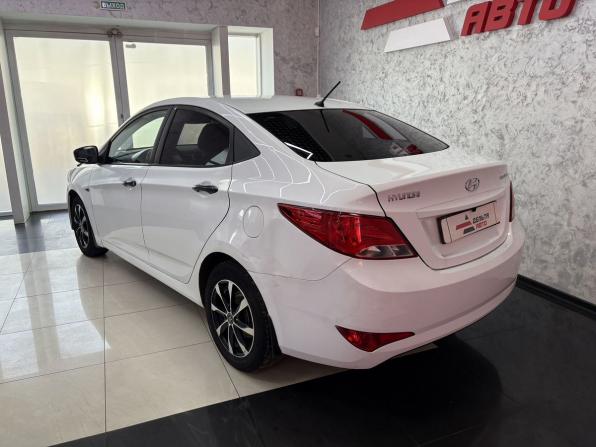 Hyundai Solaris I Рестайлинг с пробегом 2015 года, цена 429 000 рублей, 334699 км, седан, Автокод Объявления