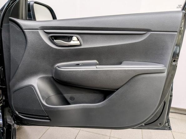Kia Rio IV Рестайлинг с пробегом 2021 года, цена 1 785 000 рублей, 113102 км, хэтчбек, Автокод Объявления