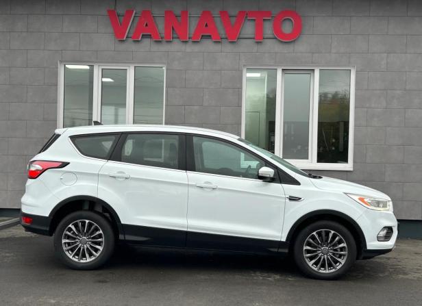 Ford Kuga II Рестайлинг с пробегом 2017 года, цена 1 870 000 рублей, 91266 км, внедорожник, Автокод Объявления