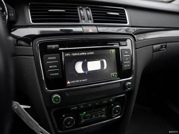 Skoda Superb II Рестайлинг с пробегом 2013 года, цена 1 400 000 рублей, 201915 км, лифтбек, Автокод Объявления