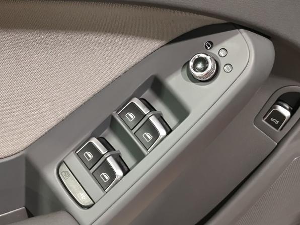 Audi A4 IV (B8) Рестайлинг с пробегом 2014 года, цена 1 330 000 рублей, 113254 км, седан, Автокод Объявления