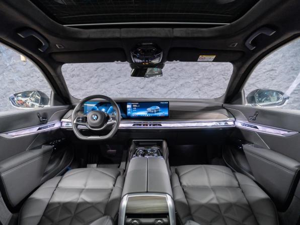 Новый BMW 7 серии VII (G70) 2025 года, цена 17 290 000 рублей, седан, Автокод Объявления