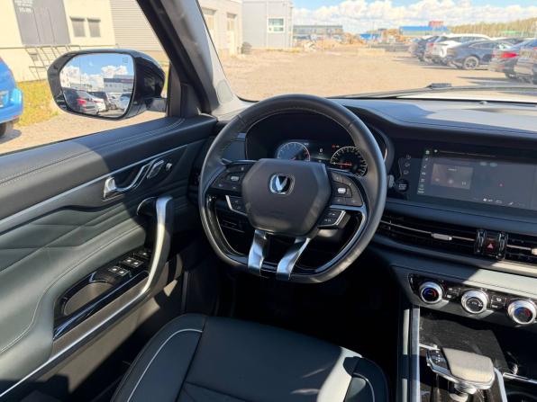 Changan CS95 I Рестайлинг 2 с пробегом 2023 года, цена 3 350 000 рублей, 2584 км, внедорожник, Автокод Объявления