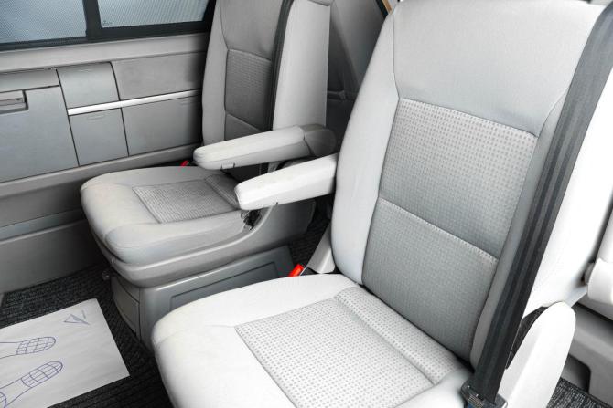 Volkswagen Multivan T5 с пробегом 2009 года, цена 1 929 000 рублей, 323000 км, минивэн, Автокод Объявления