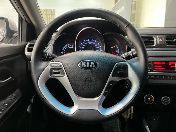 Kia Rio III Рестайлинг с пробегом 2015 года, цена 950 000 рублей, 135700 км, седан, Автокод Объявления