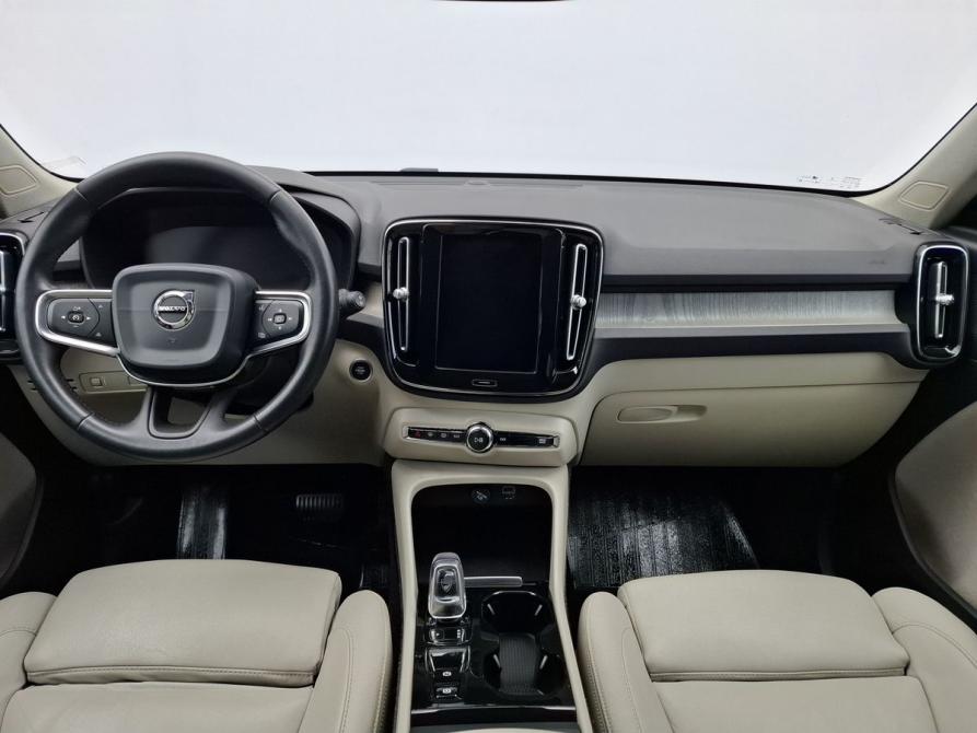 Volvo XC40 I Москва  - изображение 13