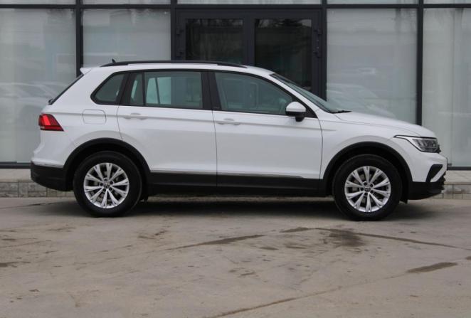 Volkswagen Tiguan II Рестайлинг с пробегом 2021 года, цена 2 795 000 рублей, 107388 км, внедорожник, Автокод Объявления