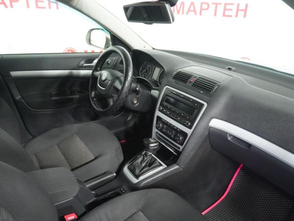 Skoda Octavia II (A5) Рестайлинг с пробегом 2011 года, цена 654 000 рублей, 247662 км, лифтбек, Автокод Объявления