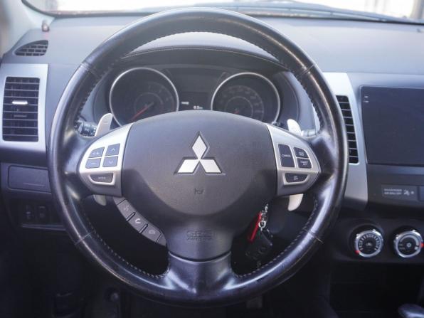 Mitsubishi Outlander II Рестайлинг с пробегом 2010 года, цена 1 000 000 рублей, 202708 км, внедорожник, Автокод Объявления