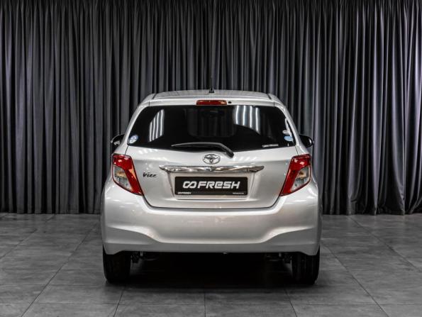 Toyota Vitz III (XP130) с пробегом 2013 года, цена 879 000 рублей, 117027 км, хэтчбек, Автокод Объявления