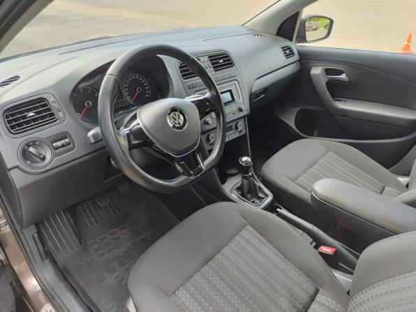 Volkswagen Polo V Рестайлинг с пробегом 2017 года, цена 1 095 000 рублей, 97452 км, седан, Автокод Объявления