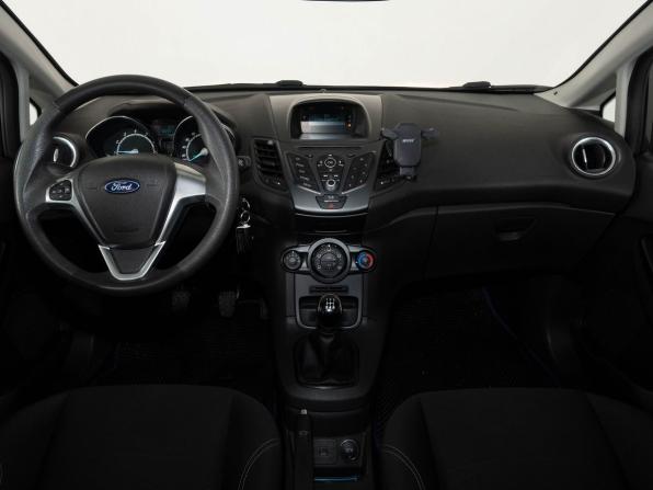 Ford Fiesta Mk6 Рестайлинг с пробегом 2016 года, цена 870 000 рублей, 86596 км, седан, Автокод Объявления