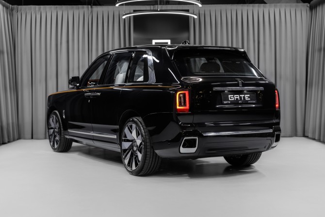 Новый Rolls-Royce Cullinan I Рестайлинг 2024 года, цена 94 846 800 рублей, внедорожник, Автокод Объявления