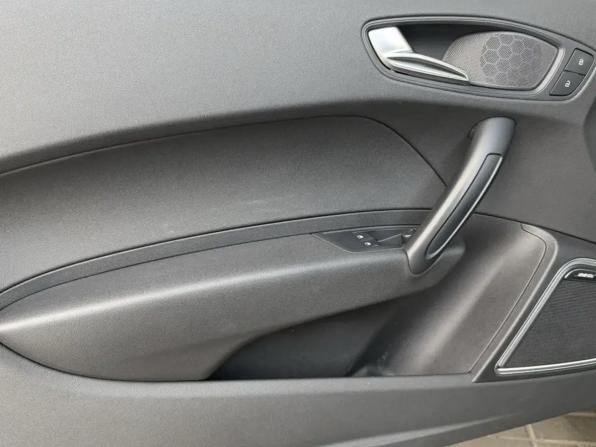Audi A1 I (8X) с пробегом 2012 года, цена 999 000 рублей, 150185 км, хэтчбек, Автокод Объявления