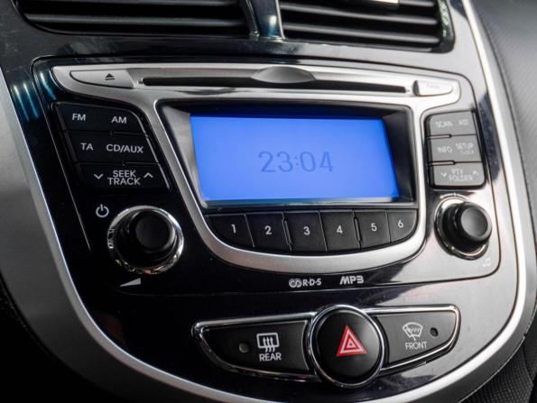 Hyundai Solaris I с пробегом 2013 года, цена 879 000 рублей, 209199 км, седан, Автокод Объявления