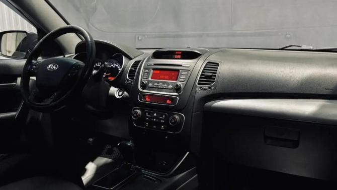 Kia Sorento II Рестайлинг с пробегом 2015 года, цена 1 650 000 рублей, 182000 км, внедорожник, Автокод Объявления