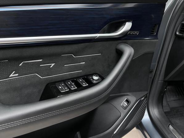 Geely Monjaro I с пробегом 2024 года, цена 3 750 000 рублей, 5811 км, внедорожник, Автокод Объявления